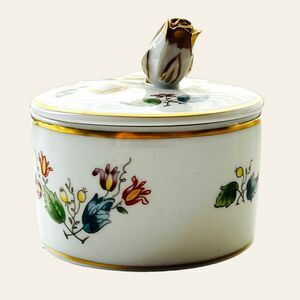 Richard Ginori Riviera pattern round trinket box floral with gold trim